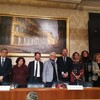 •	السيدة باسكال وردا تتصدر مؤتمرا صحفيا الى جانب السيدة باولا بينيتي عضوة مجلس الشيوخ الايطالي