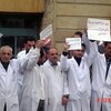 اطباء قضاء بغديدا يعتصمون احتجاجا على رواتبهم المتدنية