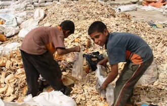 حول مآسي الأطفال في العراق