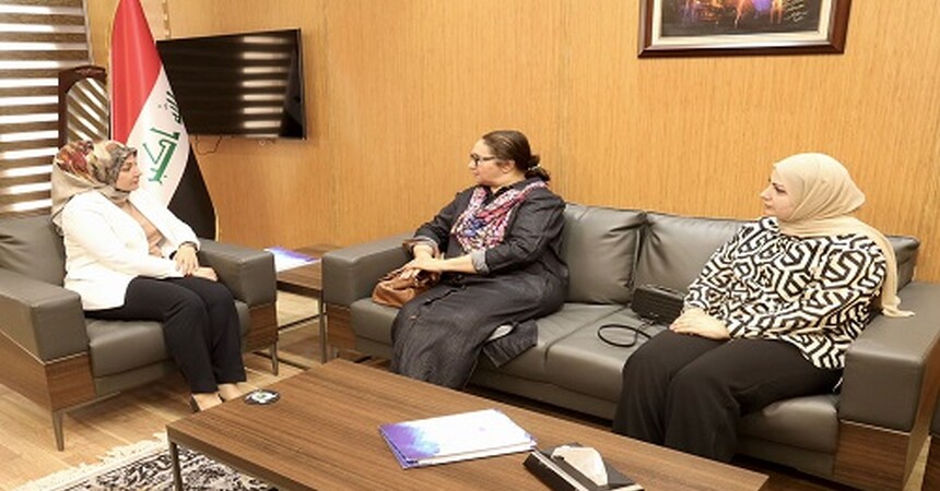 مدير عام تمكين المرأة العراقية تبحث مع وفد منظمة مدخل العراق الصحي تطوير برامج عمل محلية في ضوء الالتزامات الدولية طويلة الأمد