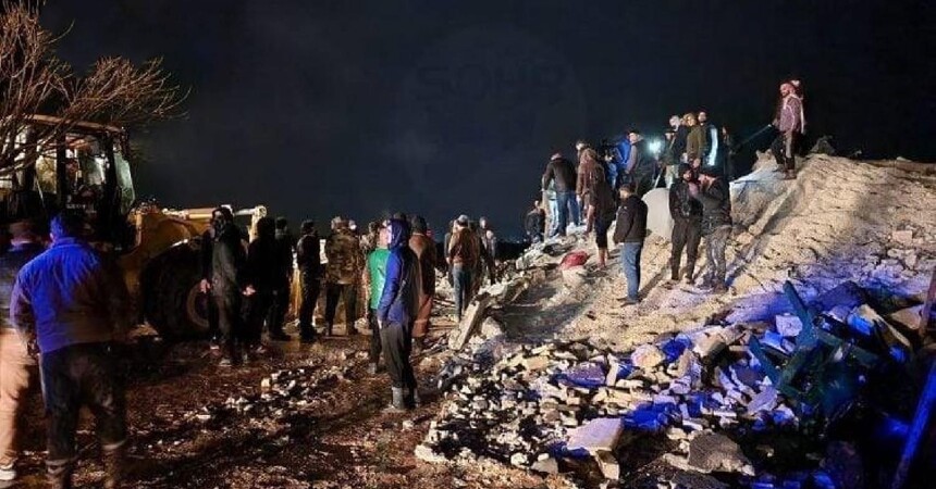 الهلال الاحمر العراقي : قافلة مساعدات اغاثية الى سوريا، وفريق تطوعي الى تركيا لاجلاء وانقاذ الضحايا
