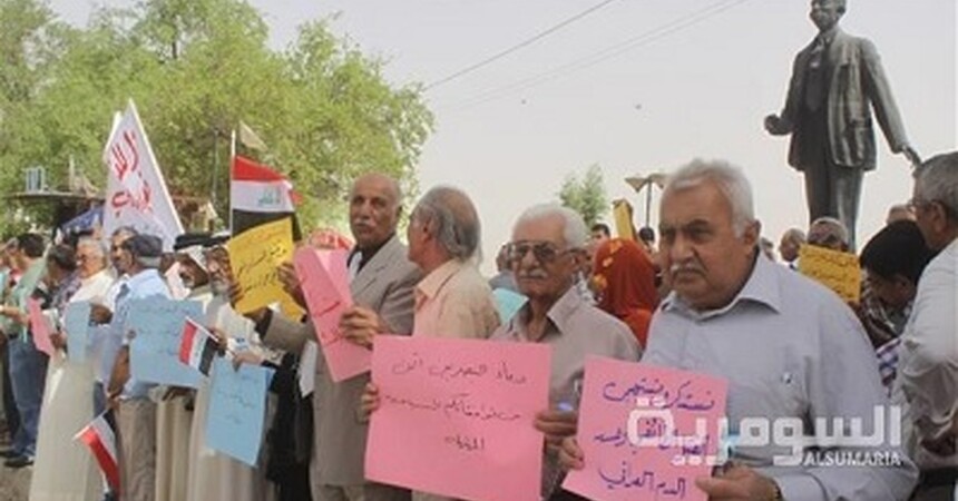 العشرات يحتشدون قرب تمثال السياب في البصرة احتجاجاً على العنف الطائفي 