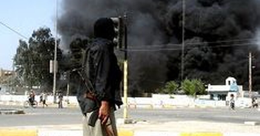 المواجهات مستمرة بين قوات الشرطة العراقية وجيش المهدي في مدينة العمارة ومقتل خمسة فلسطينيين في بغداد