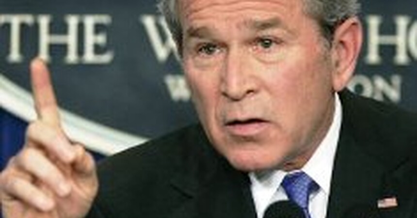 بوش يؤكد على أن الإستراتيجية المطبقة في العراق بدأت تعطي ثمارها ويحذر من الانسحاب المتسرع