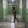 النفي الرسمي لا يغيّر الواقع... تعذيب متنوّع الأشكال في السجون العراقيّة