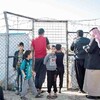 عشرات آلاف المهجرين في أربيل ودهوك يواجهون مصيراً غامضاً: هل تغلق الحكومة الاتحادية مخيمات النازحين هذا الشهر؟