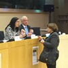 •	السيدة باسكال وردا تلتقي عددا من المشاركين في المؤتمر الذي عقد في مبنى البرلمان الأوربي في بروكسل
