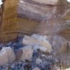 اليمن: صخرة عملاقة تدمر قرية وادعة وتُغيِّر معالمها