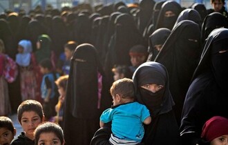 مسؤول عراقي: نعتزم إعادة عائلات جديدة من مخيم الهول السوري