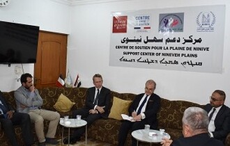 منظمة حمورابي تستقبل سعادة السفير الفرنسي لدى العراق في مركزها لدعم سهل نينوى في بلدة بغديدا