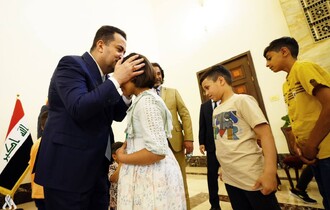 رئيس الوزراء في يوم الطفل العراقي: ماضون بتوفير بيئة متكاملة لأطفالنا