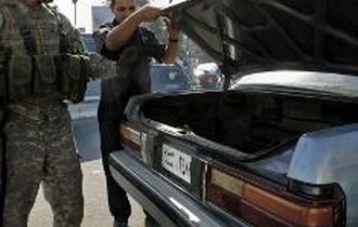 القوات الأميركية مدعومة بمروحيات تمشط مناطق من بغداد بحثا عن جندي مختطف