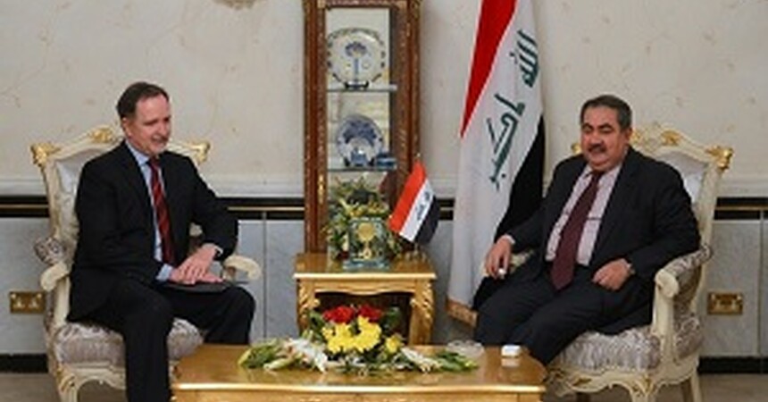 وزير الخارجية يبحث مع السفير الامريكي العلاقات العراقية - الامريكية  