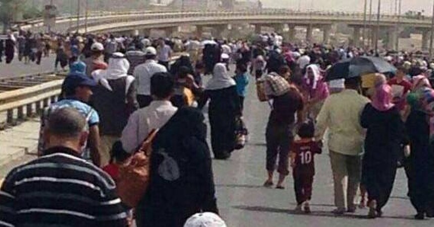 أعداد غفيرة من النازحين تصل إلى مركز محافظة دهوك