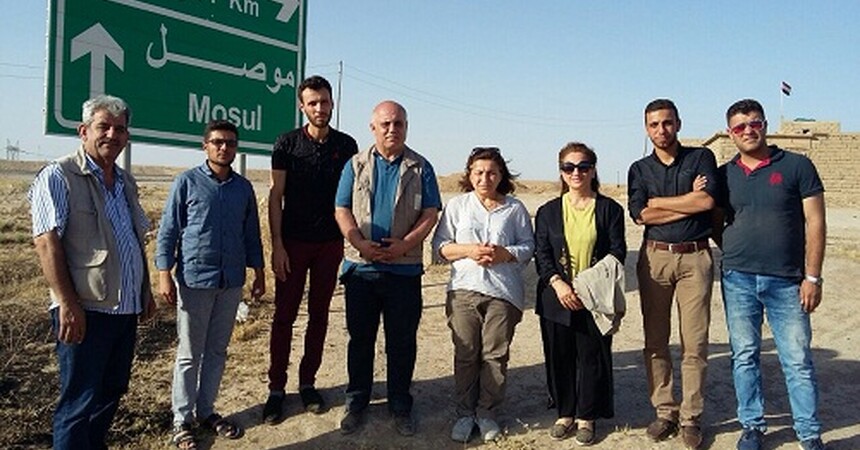 •	ناشطون حقوقيون يصفون وصول فريق اغاثي من منظمة حمورابي لحقوق الانسان الى الجانب الأيمن من الموصل سبقا ميدانيا مدهشا