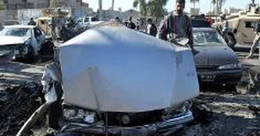 مقتل أربعة وإصابة سبعة في ثلاث انفجارات في بغداد